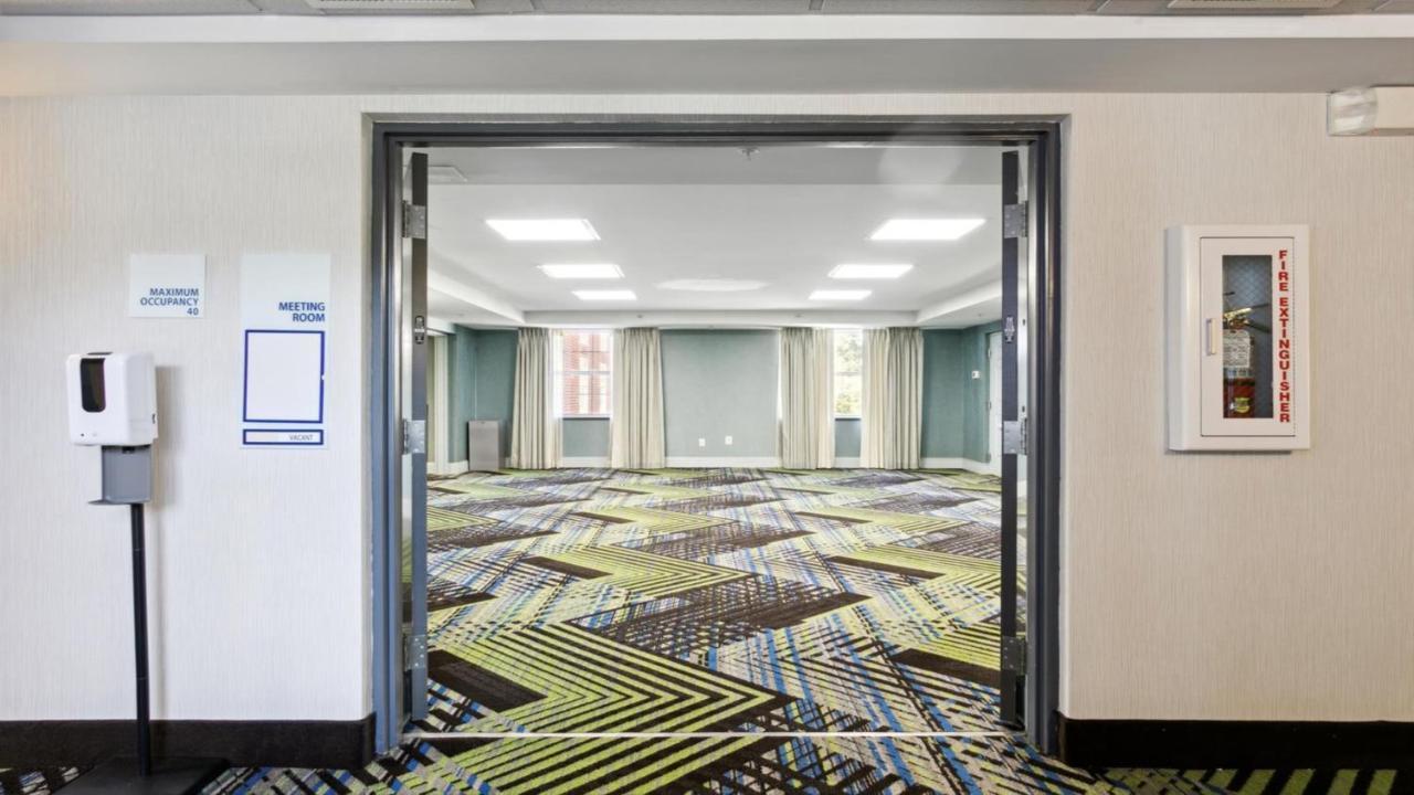 Holiday Inn Express Williamsburg North By Ihg Norge Exteriér fotografie